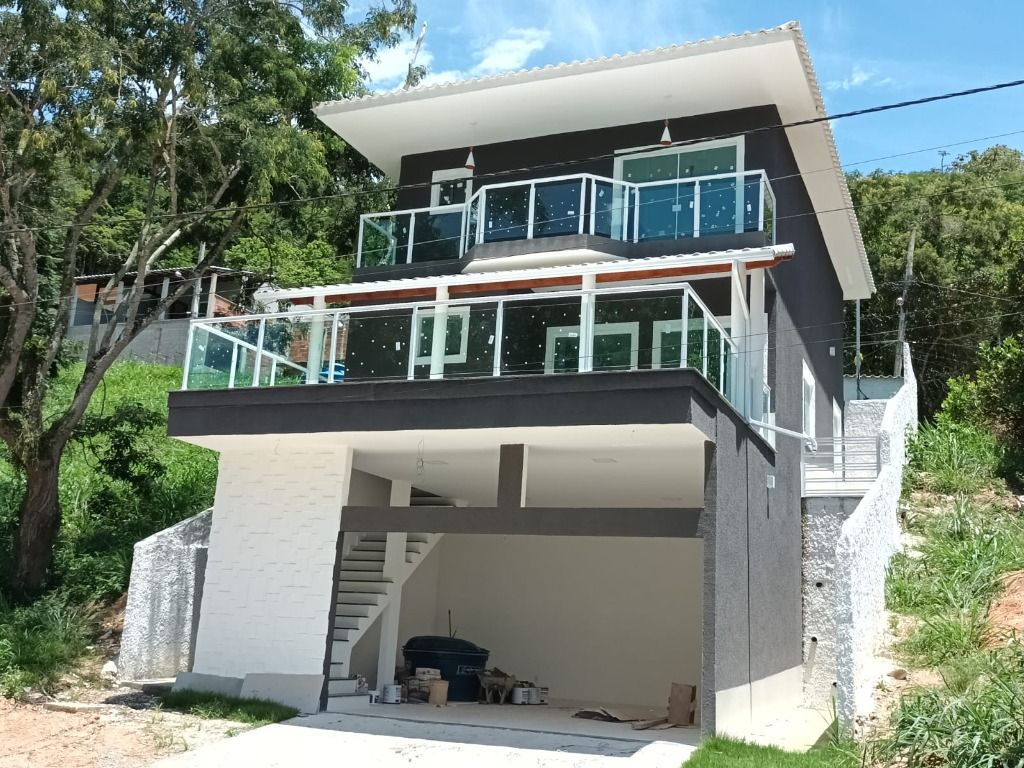 Casa em Várzea das Moças, São Gonçalo/RJ de 230m² 4 quartos à venda por R$ 649.000,00