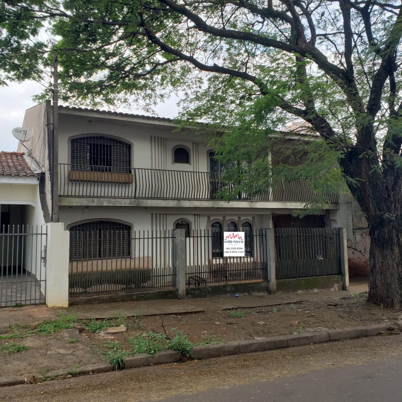 Casa em Zona 08, Maringá/PR de 280m² 3 quartos à venda por R$ 649.000,00