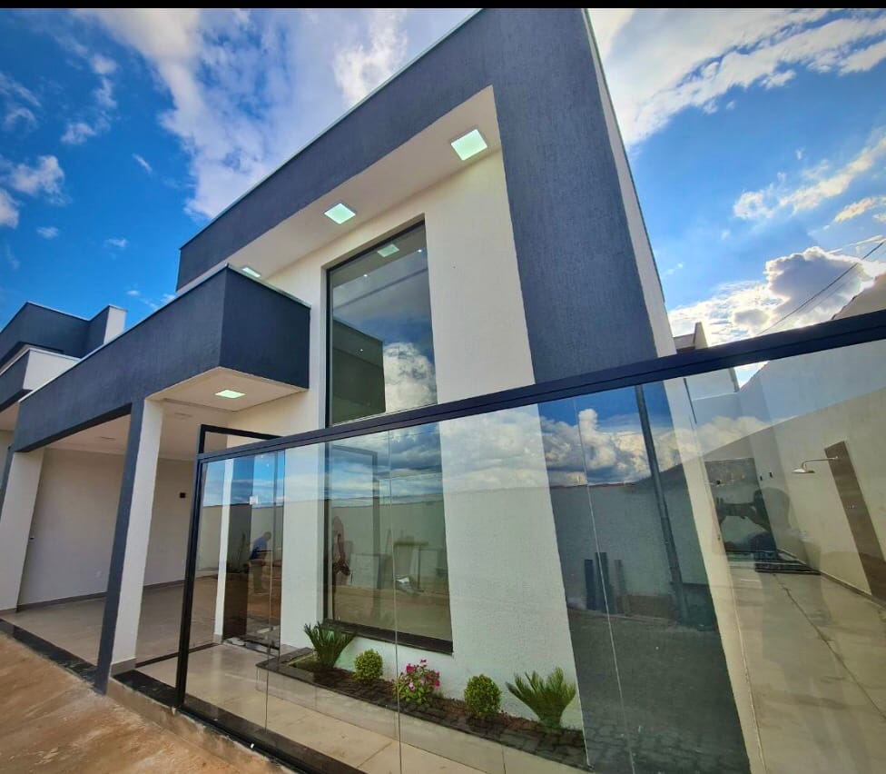 Casa em Asa Norte, Brasília/DF de 200m² 3 quartos à venda por R$ 779.000,00