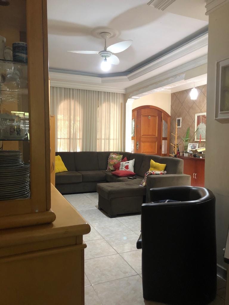 Casa em Jardim Henriqueta, Taboão da Serra/SP de 350m² 3 quartos à venda por R$ 479.000,00