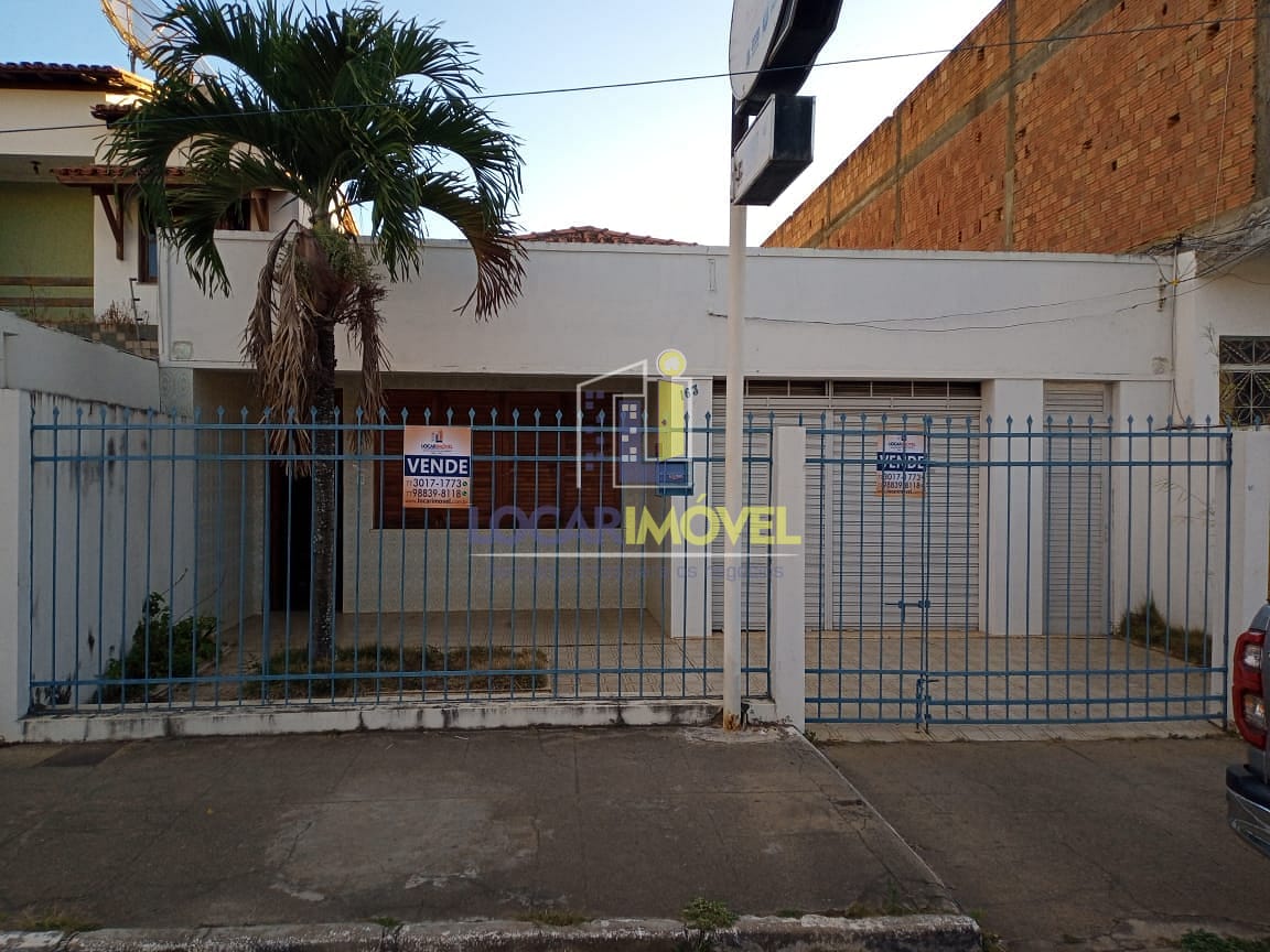 Casa em Alto Maron, Vitória da Conquista/BA de 361m² 6 quartos à venda por R$ 738.000,00