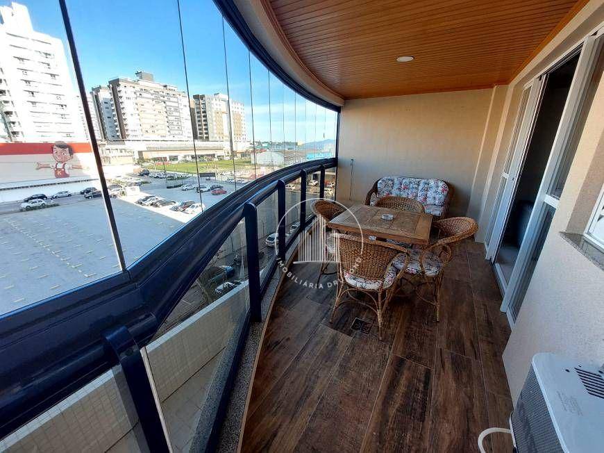 Apartamento em Kobrasol, São José/SC de 127m² 3 quartos à venda por R$ 819.000,00