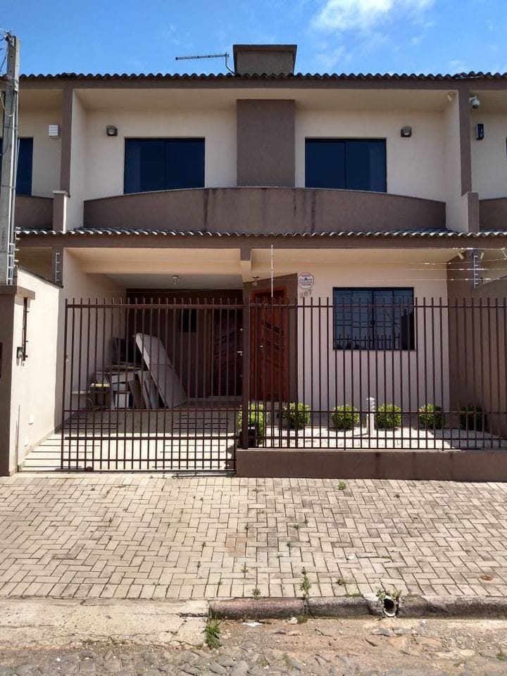 Casa em Uvaranas, Ponta Grossa/PR de 10m² 3 quartos à venda por R$ 429.000,00