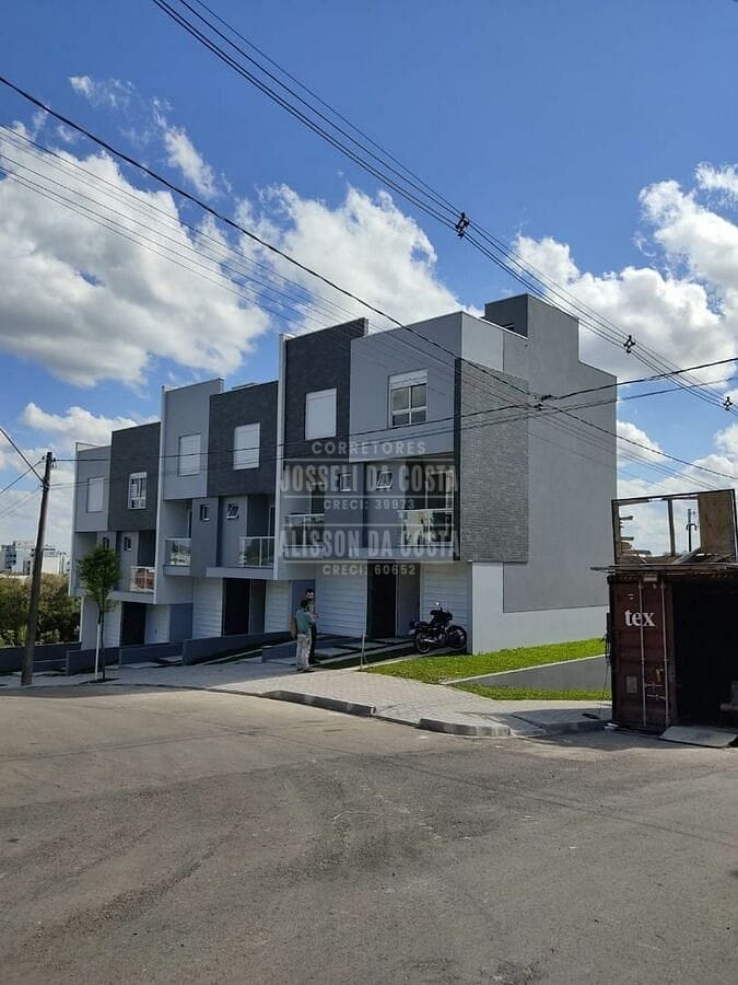Casa em Cruzeiro, Caxias do Sul/RS de 94m² 2 quartos à venda por R$ 319.000,00