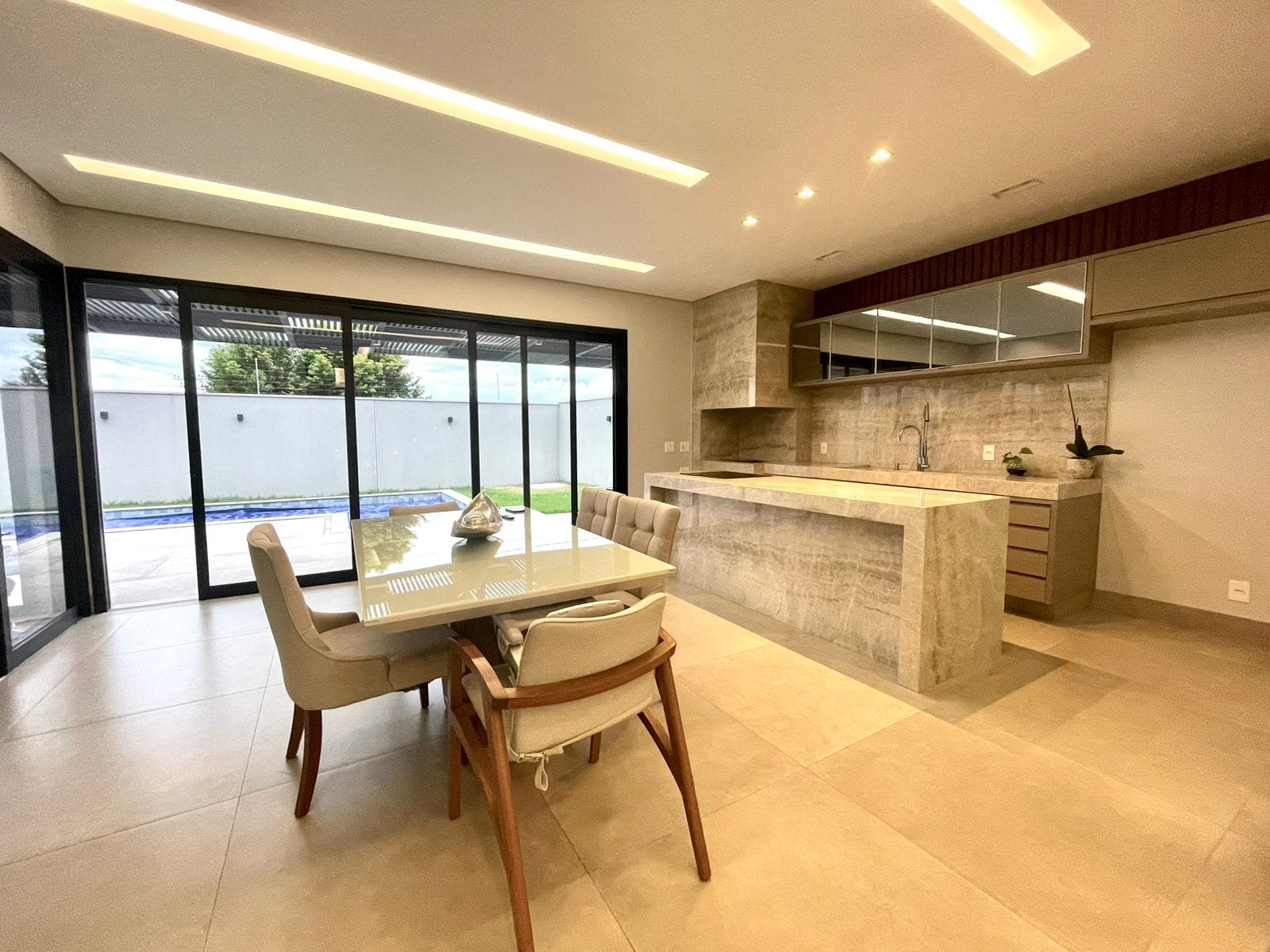 Apartamento em Cazeca, Uberlândia/MG de 315m² 5 quartos à venda por R$ 3.449.000,00