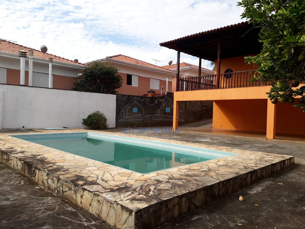 Casa em Vila Santo Antônio, Cotia/SP de 460m² 4 quartos à venda por R$ 1.399.000,00
