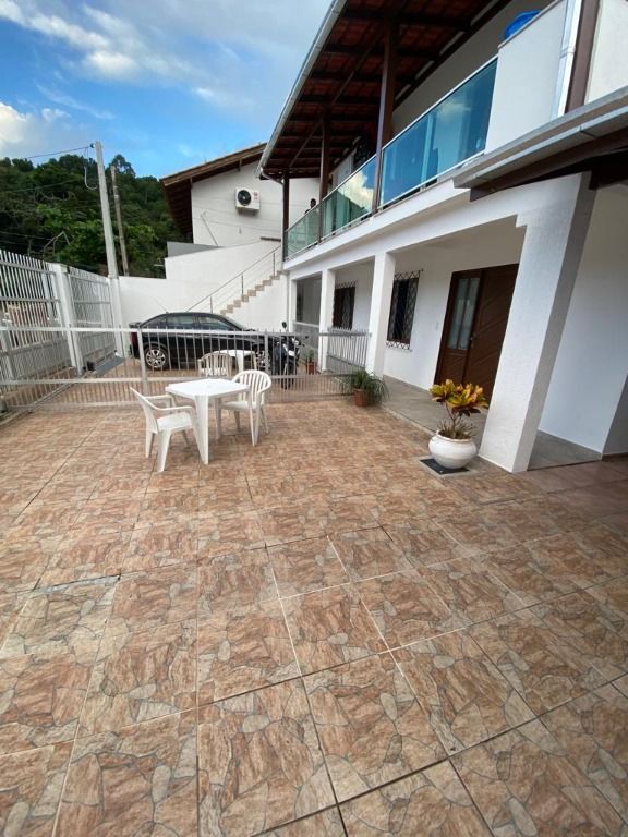 Casa em Ariribá, Balneário Camboriú/SC de 150m² 4 quartos para locação R$ 6.600,00/mes