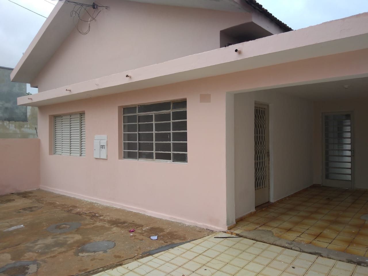 Casa em Jardim Almira, Mogi Guaçu/SP de 80m² 2 quartos para locação R$ 1.100,00/mes