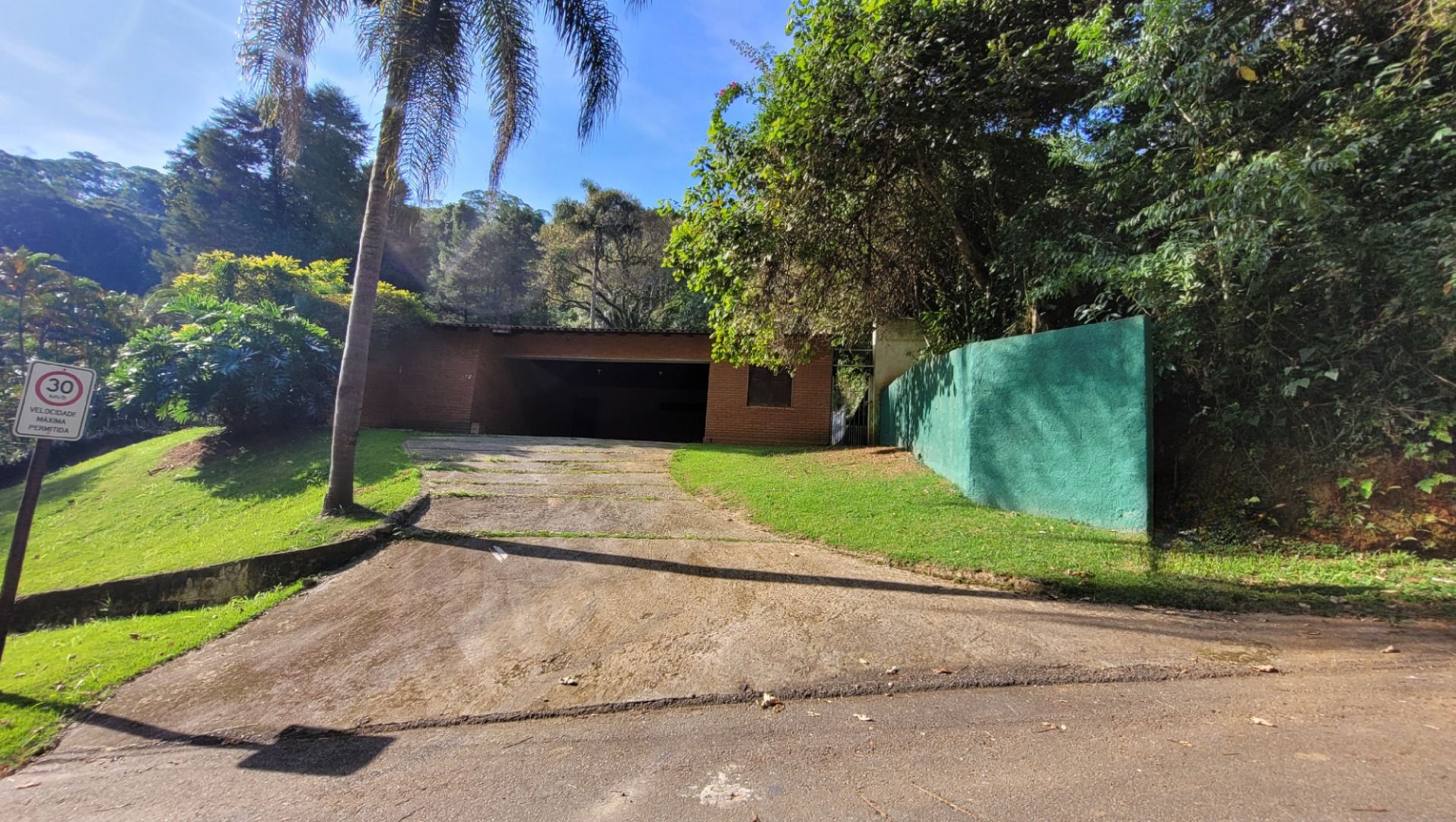 Casa em Jardim Santa Paula, Cotia/SP de 350m² 4 quartos à venda por R$ 589.000,00