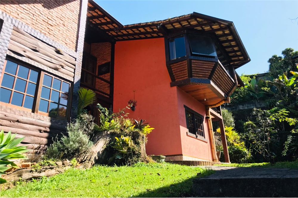 Casa em Carlos Guinle, Teresópolis/RJ de 217m² 3 quartos para locação R$ 6.500,00/mes