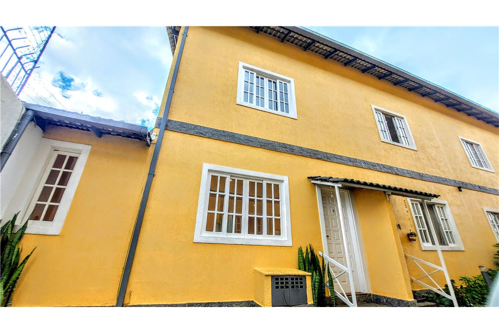 Casa em Panorama, Teresópolis/RJ de 131m² 4 quartos à venda por R$ 469.000,00