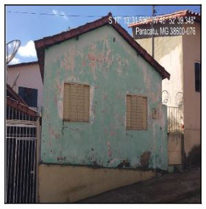 Casa em Arraial Dangola, Paracatu/MG de 134m² 3 quartos à venda por R$ 111.000,00