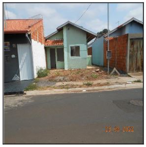Casa em Centro, Araguari/MG de 160m² 2 quartos à venda por R$ 74.685,00