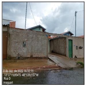 Casa em Centro, Araguari/MG de 160m² 2 quartos à venda por R$ 93.900,00