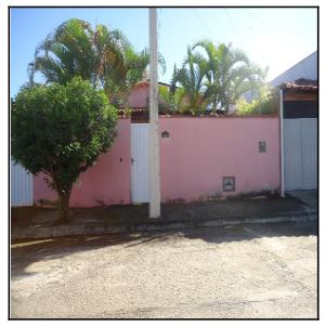 Casa em Santa Marta, Bom Despacho/MG de 360m² 3 quartos à venda por R$ 141.000,00