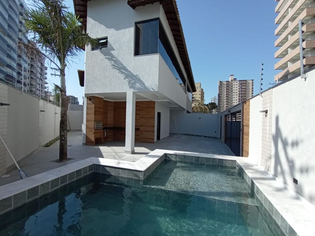 Sobrado em Vila Guilhermina, Praia Grande/SP de 165m² 3 quartos à venda por R$ 1.099.000,00
