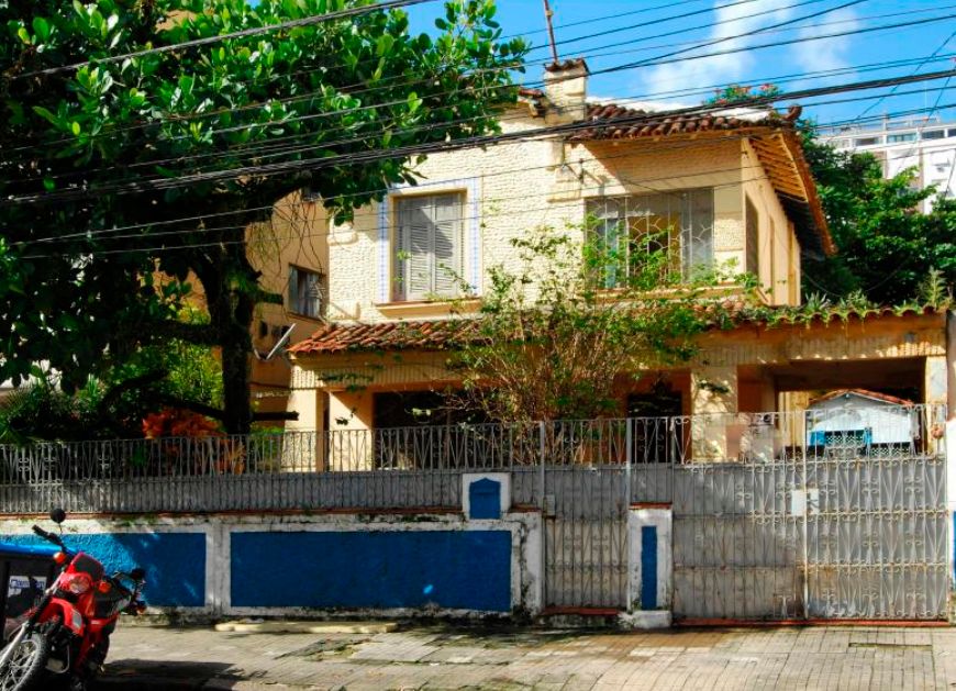 Sobrado em Gonzaga, Santos/SP de 0m² 2 quartos à venda por R$ 1.999.000,00