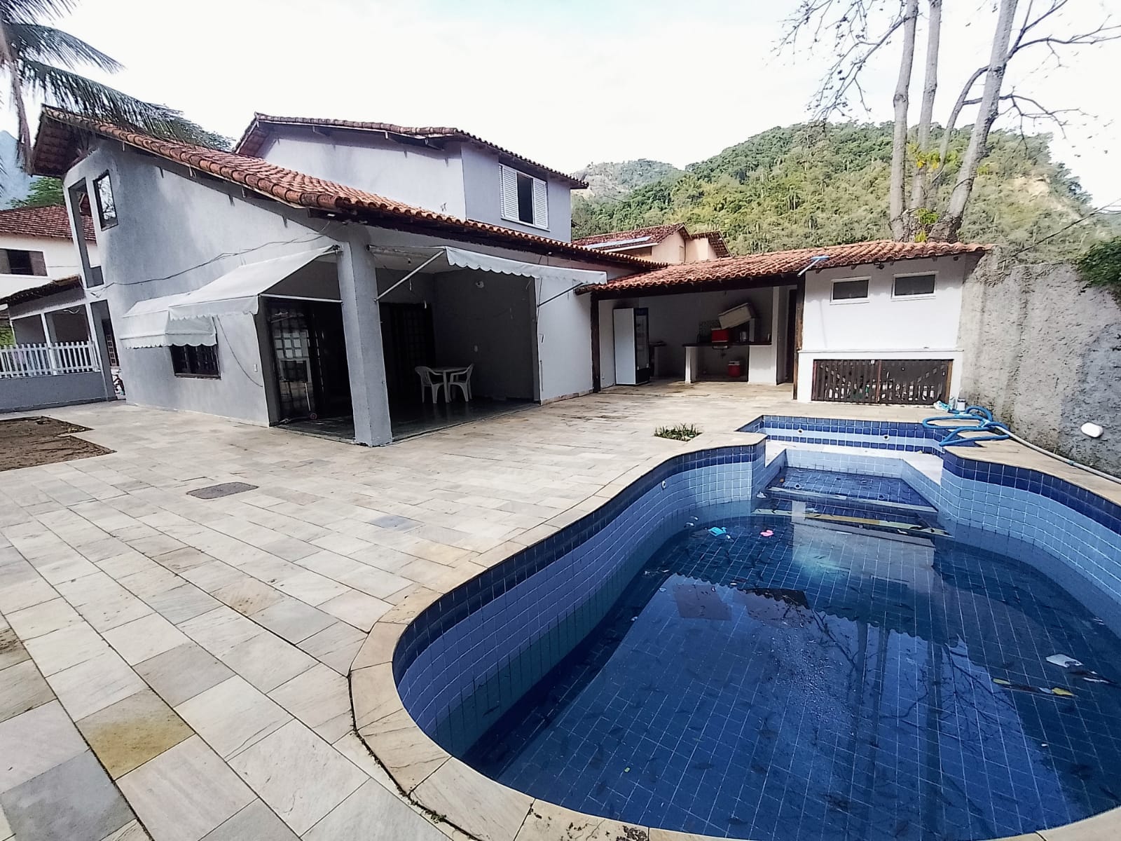Casa em Jacarepaguá, Rio de Janeiro/RJ de 390m² 4 quartos para locação R$ 4.000,00/mes