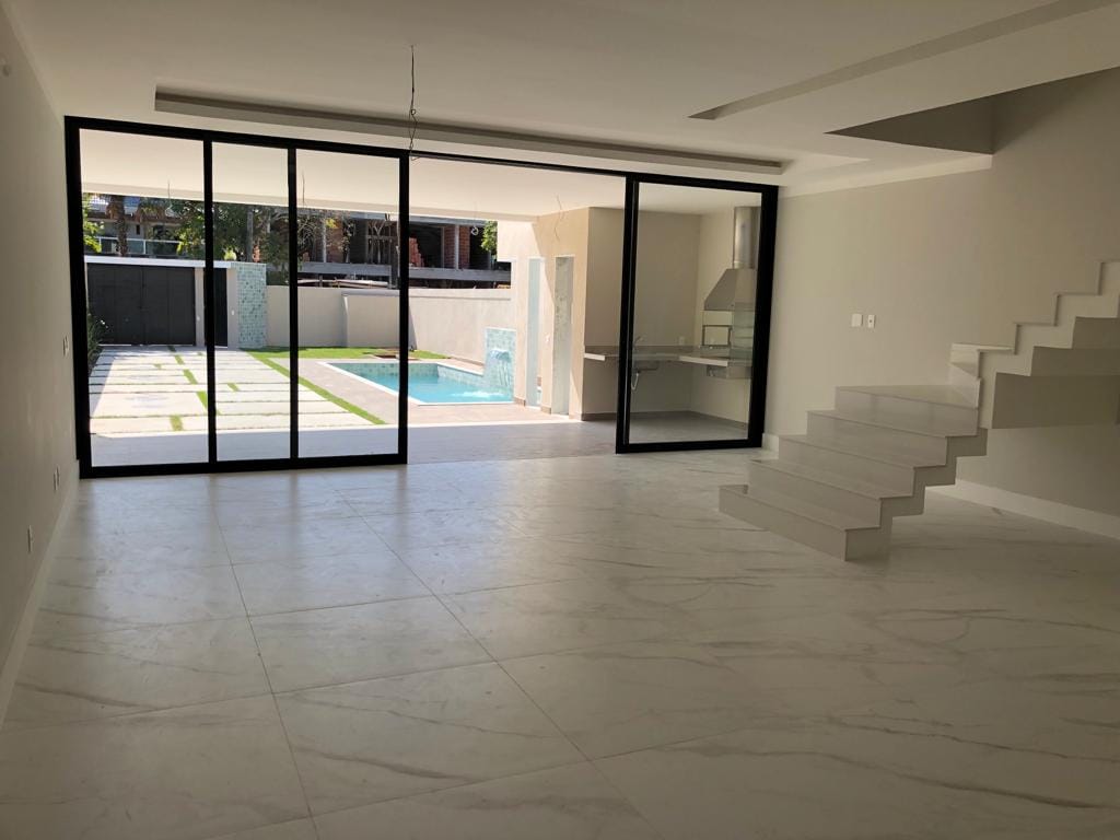 Casa em Barra da Tijuca, Rio de Janeiro/RJ de 380m² 5 quartos à venda por R$ 3.199.000,00