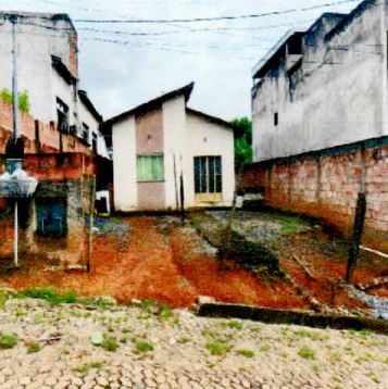 Casa em Cruzeiro, Bambui/MG de 339m² 3 quartos à venda por R$ 119.000,00