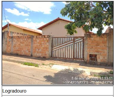 Casa em Conjunto Habitacional Simiao Ferrei, Bom Despacho/MG de 180m² 2 quartos à venda por R$ 41.565,00