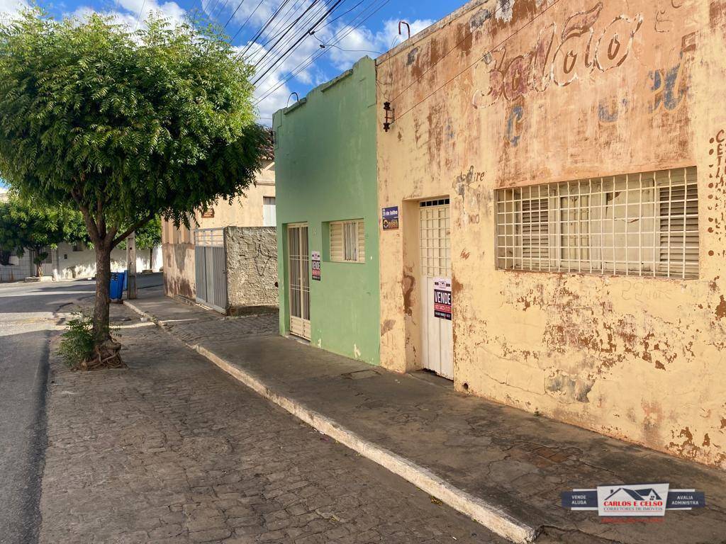 Casa em Santo Antônio, Patos/PB de 220m² 2 quartos à venda por R$ 359.000,00