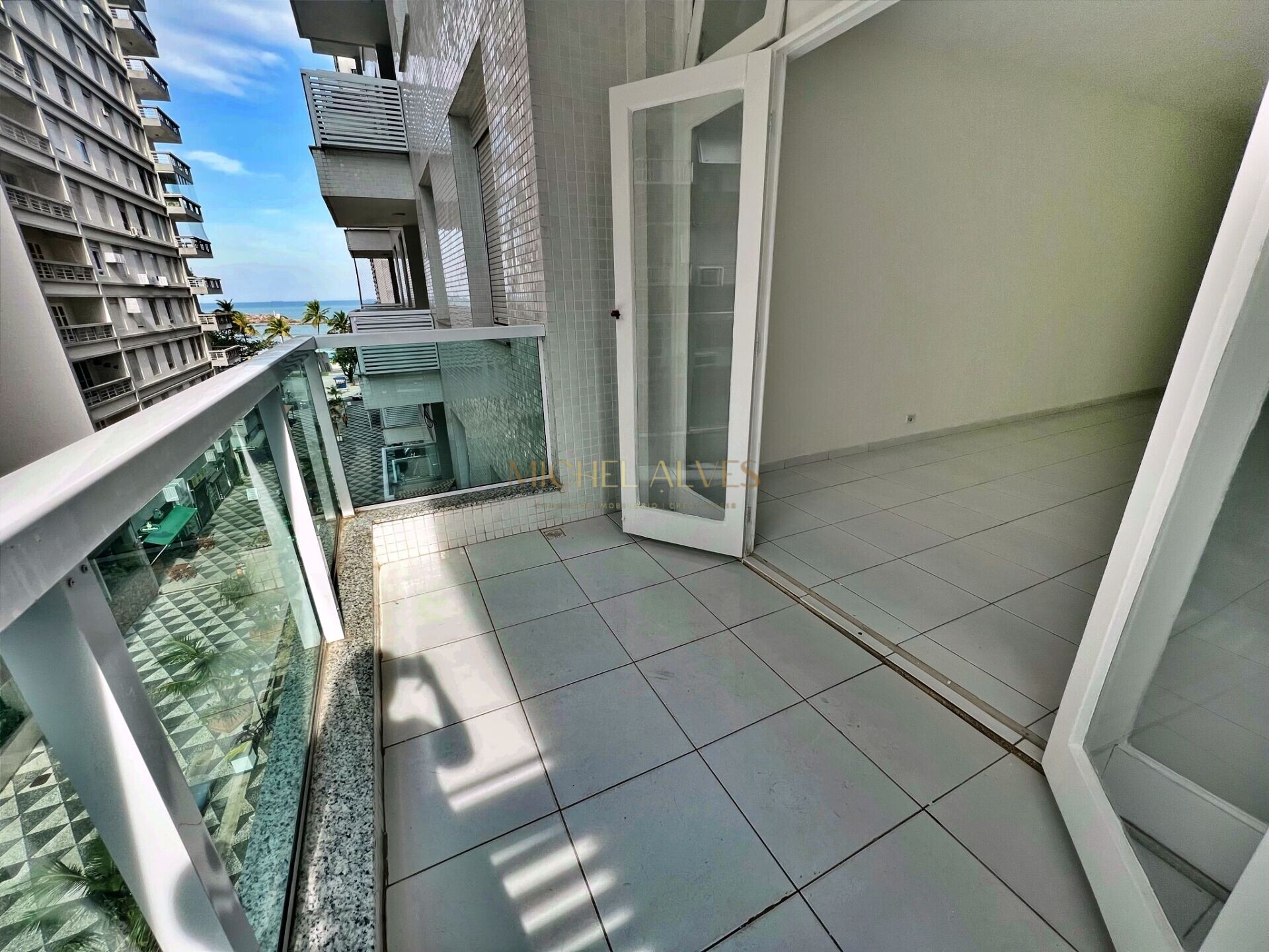 Apartamento em Centro, Guarujá/SP de 97m² 3 quartos para locação R$ 3.300,00/mes