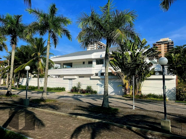 Casa em Barra da Tijuca, Rio de Janeiro/RJ de 629m² 6 quartos à venda por R$ 11.999.000,00