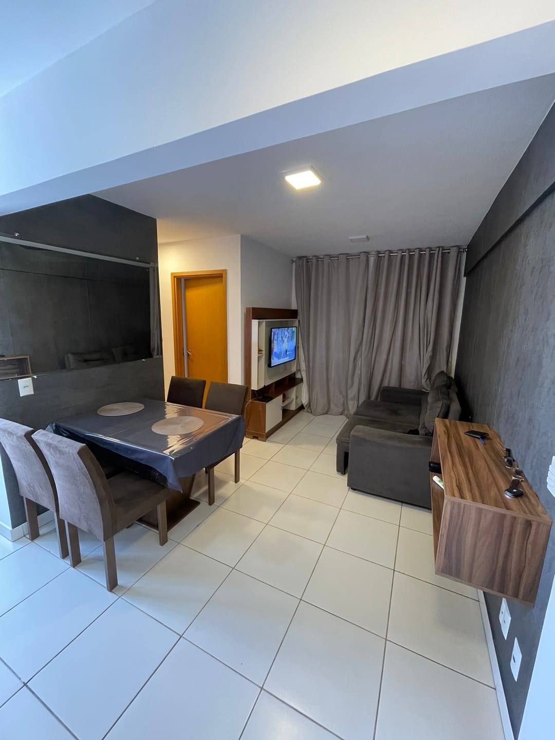 Apartamento em Cidade Satélite São Luiz, Aparecida de Goiânia/GO de 53m² 2 quartos à venda por R$ 214.000,00