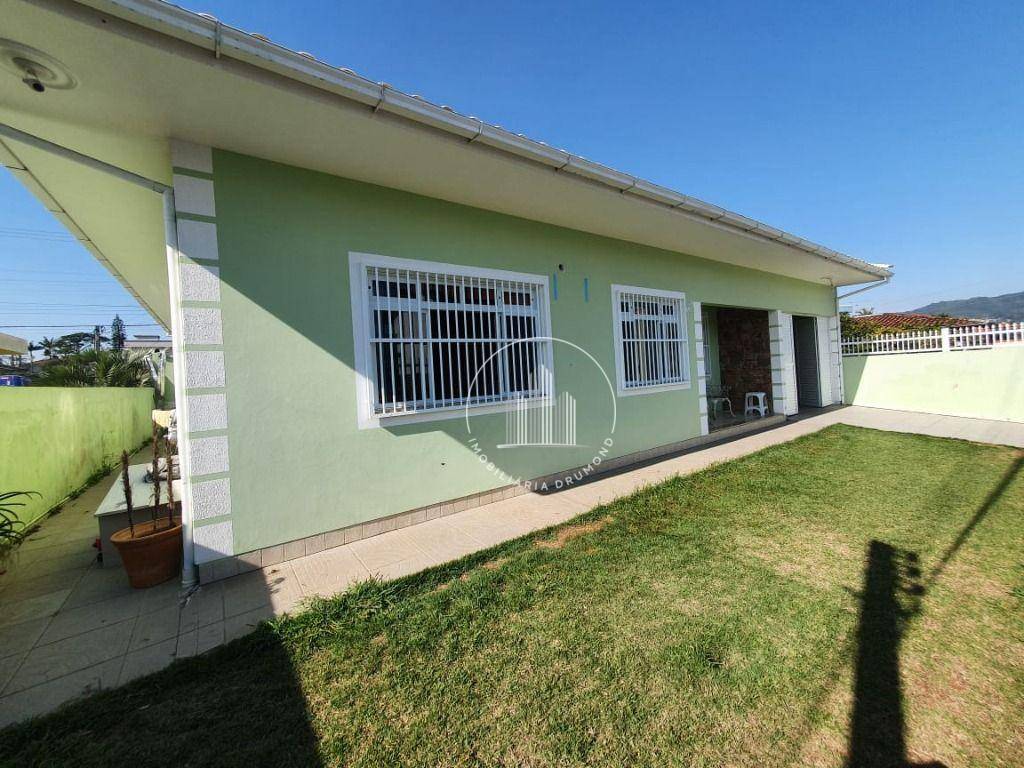 Casa em Serraria, São José/SC de 162m² 3 quartos à venda por R$ 589.000,00