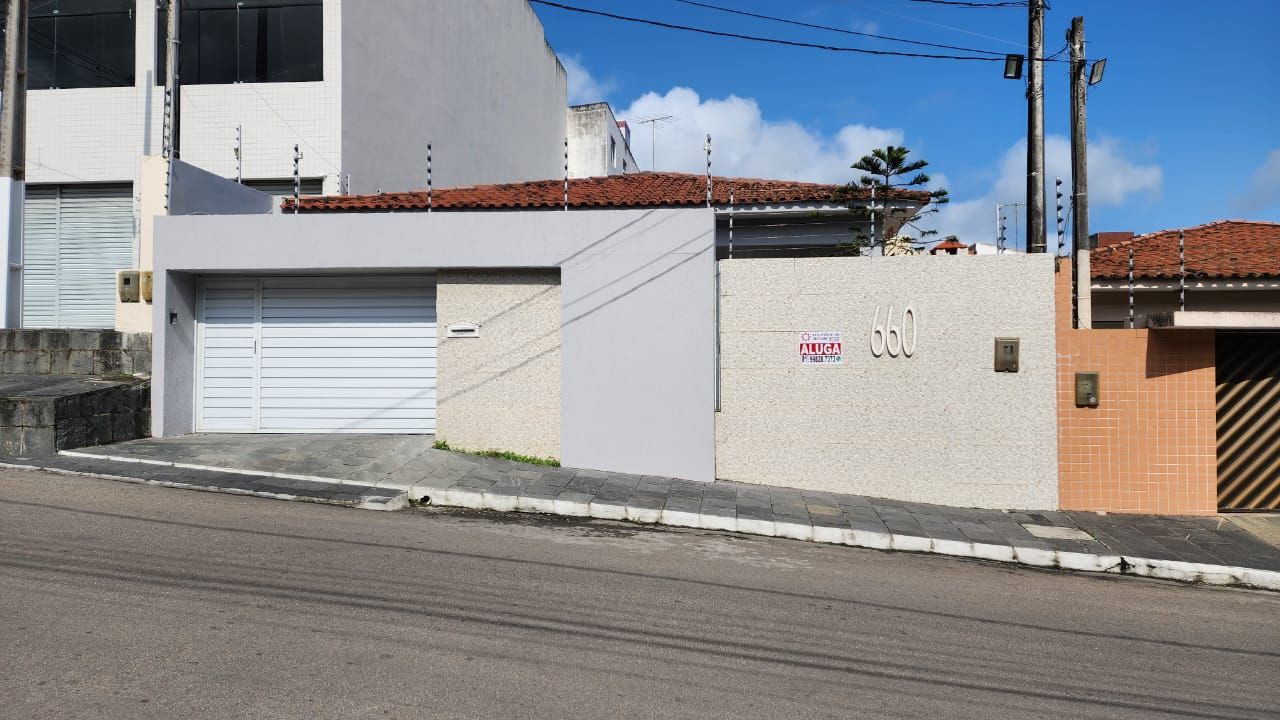 Casa em Petrópolis, Caruaru/PE de 250m² 3 quartos para locação R$ 3.200,00/mes