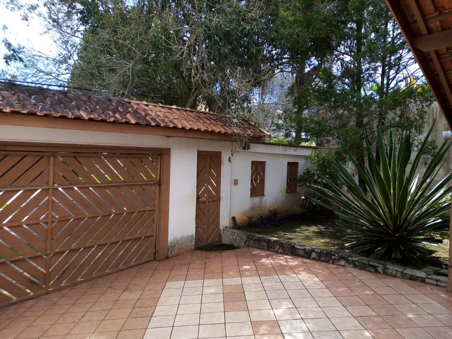 Casa em Parque Paulistano, Cotia/SP de 240m² 6 quartos à venda por R$ 899.000,00