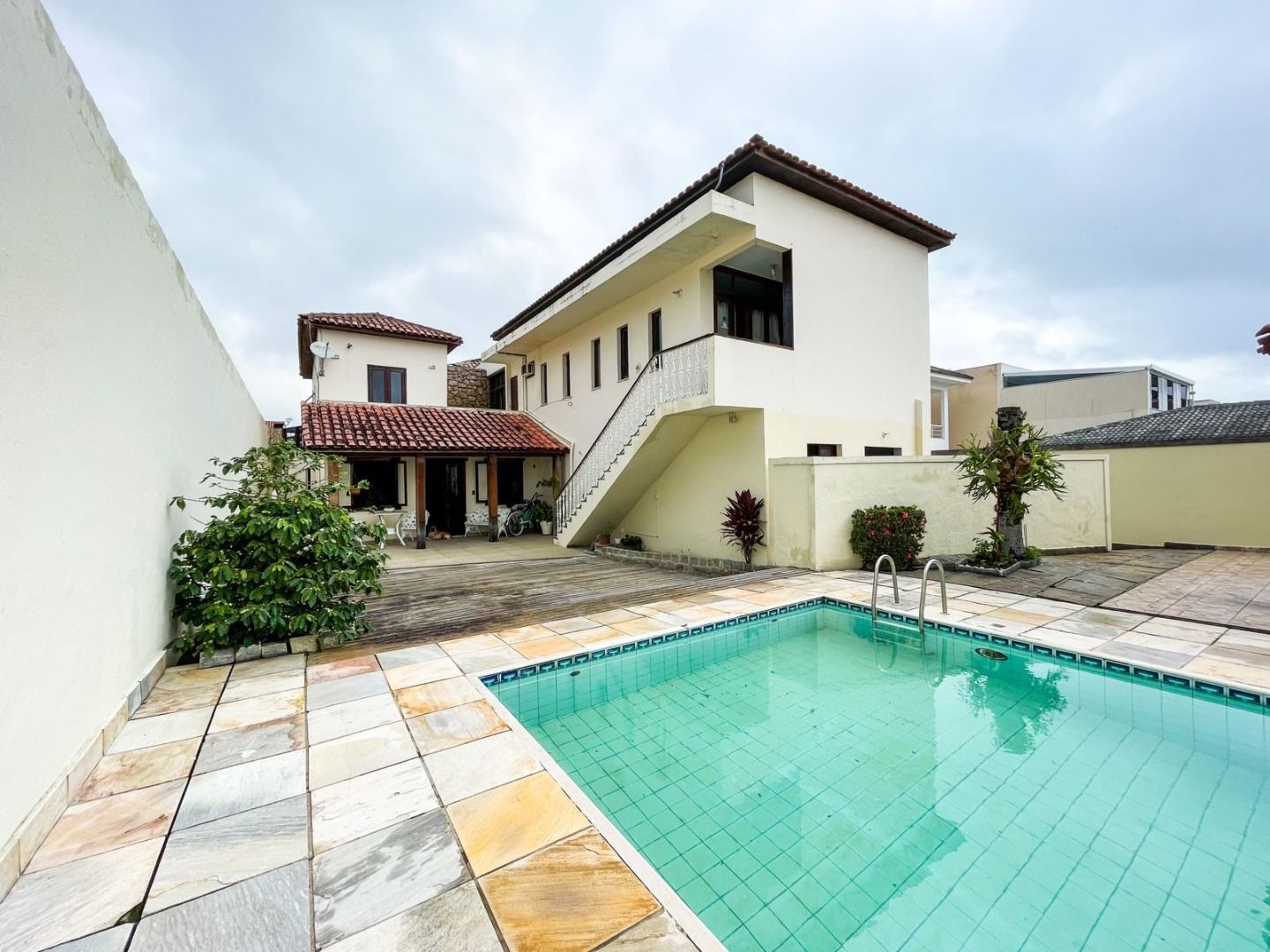 Casa em Camboinhas, Niterói/RJ de 381m² 3 quartos para locação R$ 9.000,00/mes