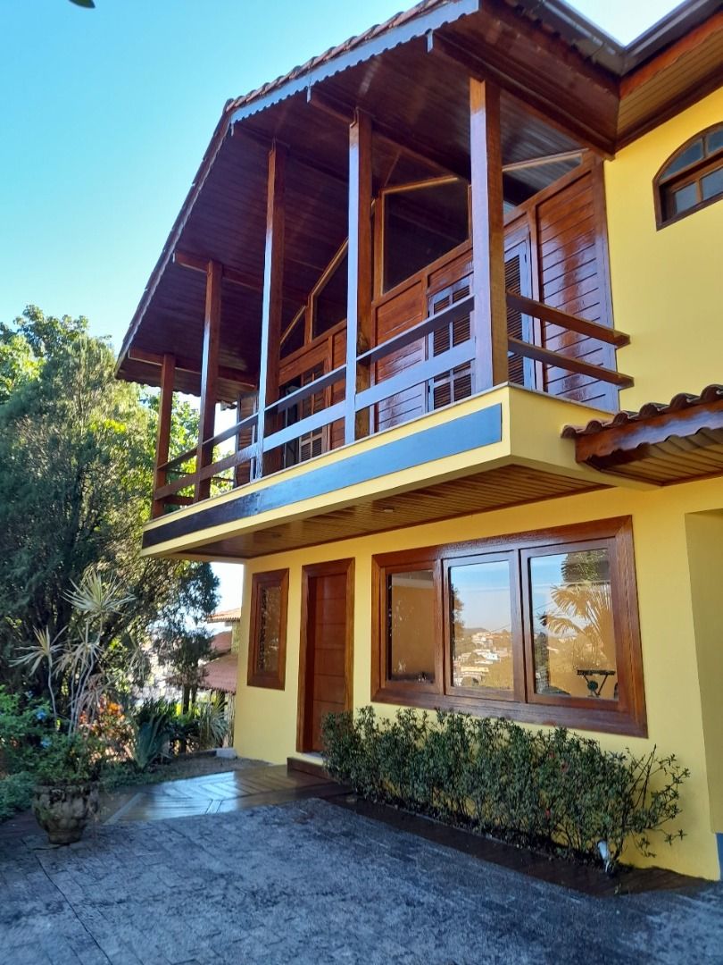 Casa em Pendotiba, Niterói/RJ de 220m² 3 quartos à venda por R$ 679.000,00
