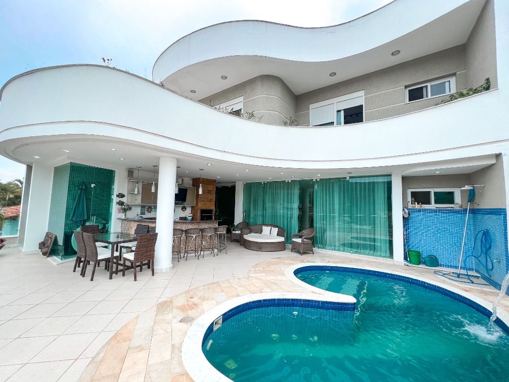 Casa em Itaipu, Niterói/RJ de 393m² 5 quartos à venda por R$ 2.499.000,00