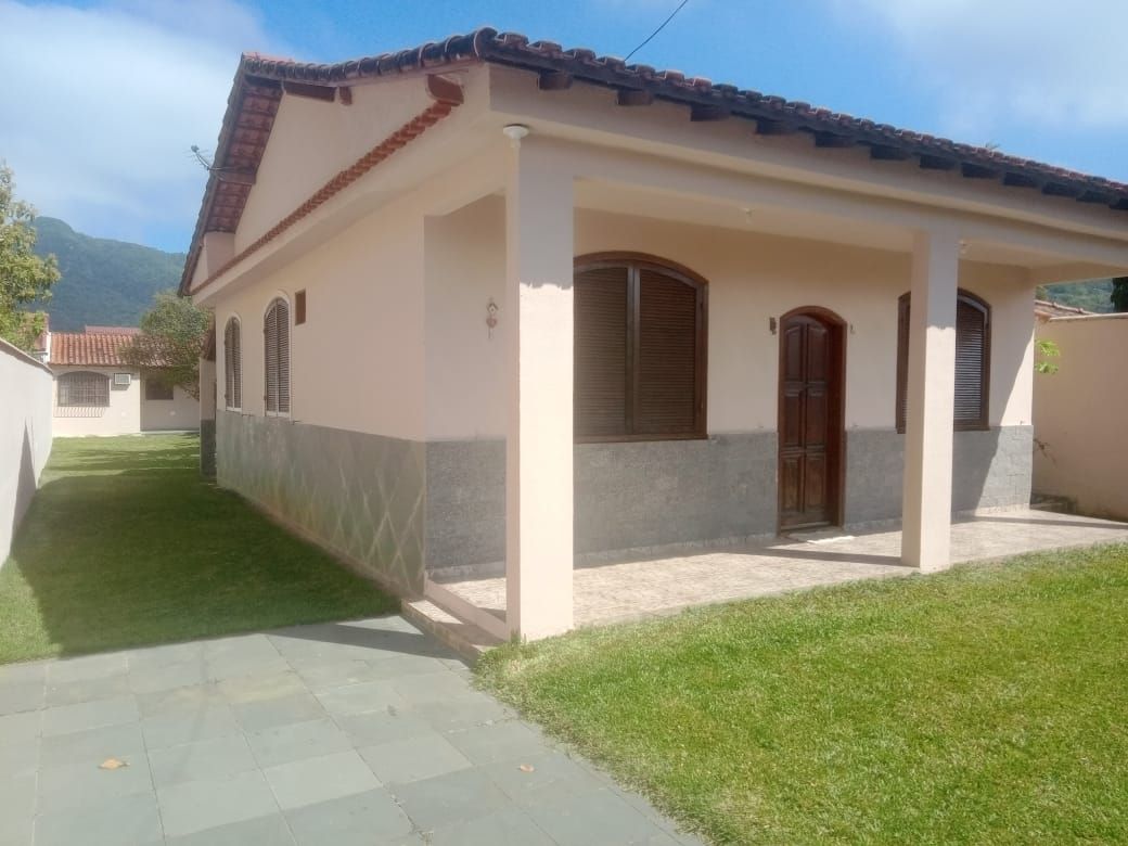 Casa em Praia de Itaipuaçu (Itaipuaçu), Maricá/RJ de 151m² 3 quartos à venda por R$ 479.000,00