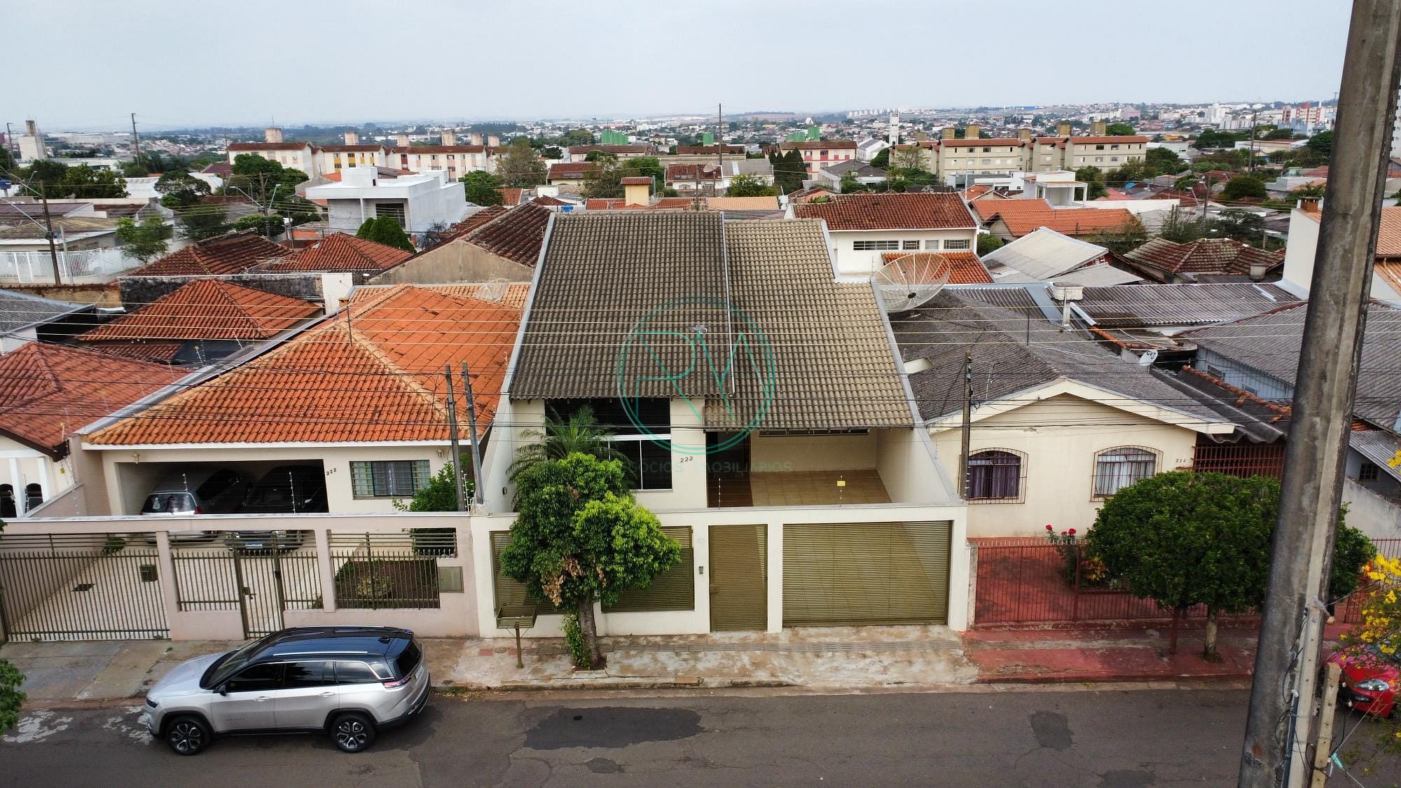 Casa em Vila Monteiro, Londrina/PR de 200m² 3 quartos à venda por R$ 589.000,00