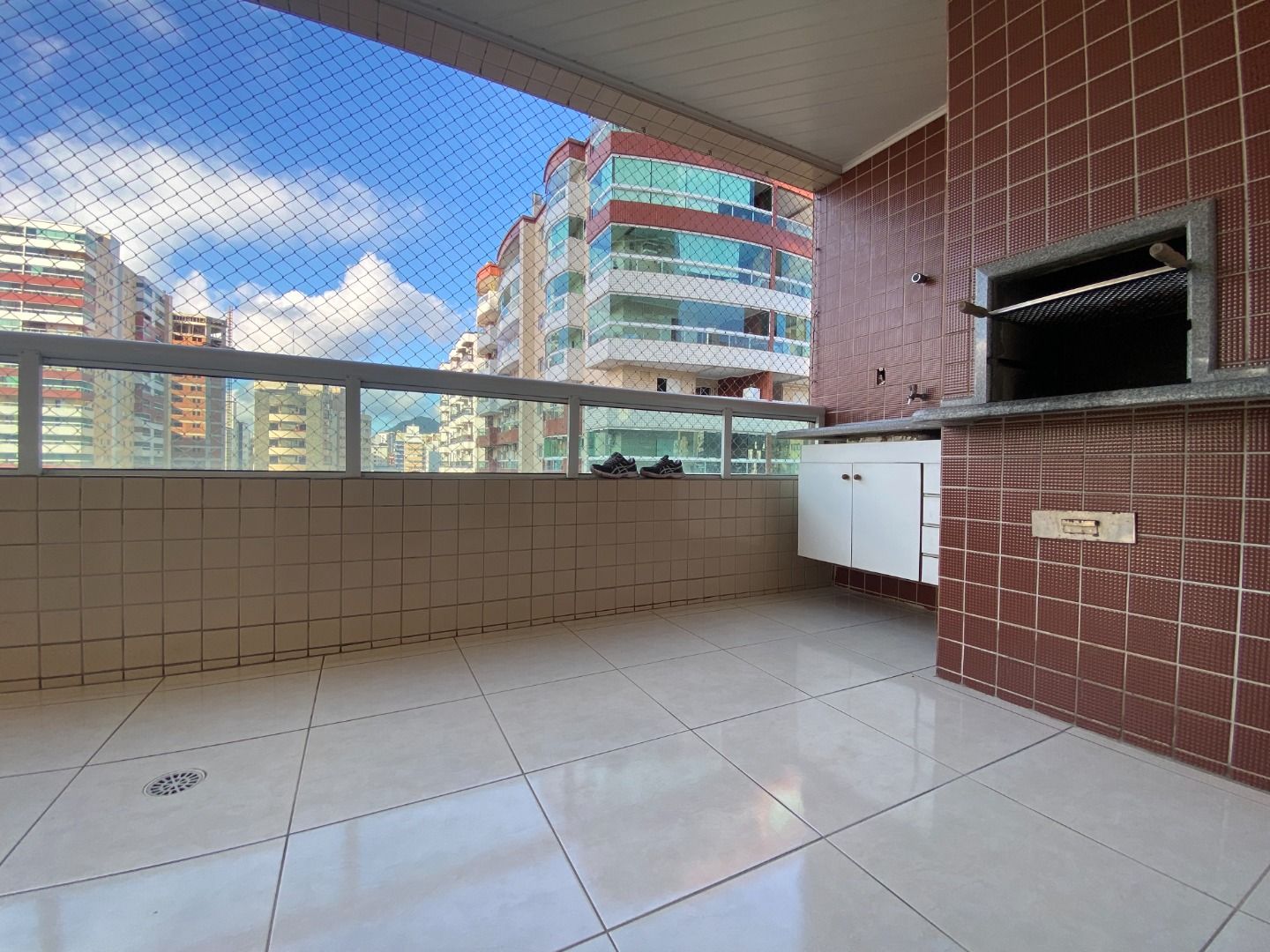 Apartamento em Vila Guilhermina, Praia Grande/SP de 122m² 3 quartos à venda por R$ 744.000,00