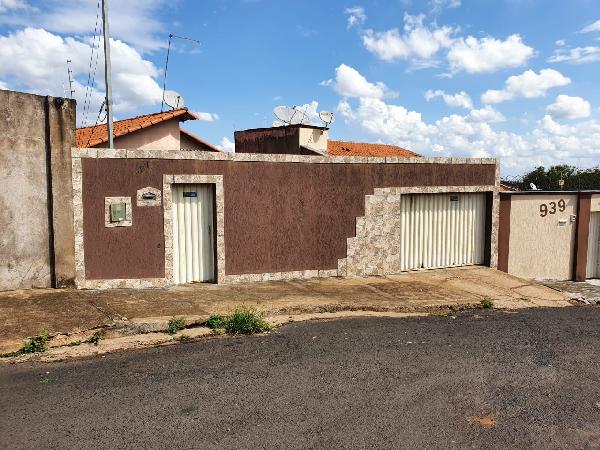 Casa em Mangueiras, Uberaba/MG de 259m² 2 quartos à venda por R$ 155.000,00