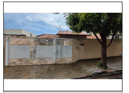 Casa em Jardim Trianon, Jales/SP de 369m² 3 quartos à venda por R$ 231.734,00