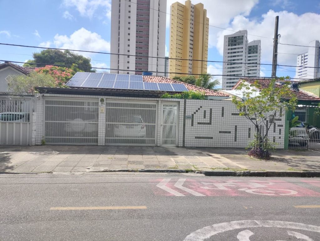 Casa em Hipódromo, Recife/PE de 302m² 4 quartos à venda por R$ 1.599.000,00