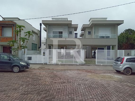 Sobrado em São João do Rio Vermelho, Florianópolis/SC de 150m² 3 quartos à venda por R$ 979.000,00