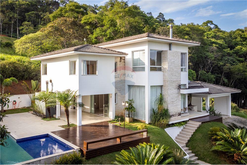 Casa em Novo Horizonte, Juiz de Fora/MG de 252m² 4 quartos à venda por R$ 1.048.000,00
