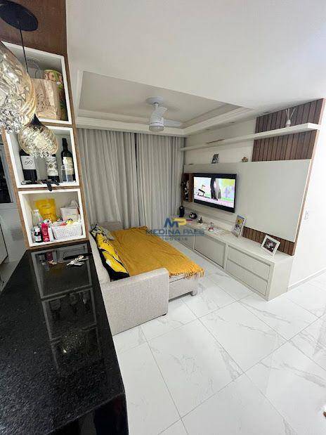 Apartamento em Maria Paula, São Gonçalo/RJ de 62m² 2 quartos à venda por R$ 319.000,00