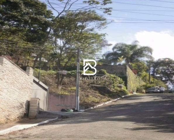 Terreno em Ponta de Baixo, São José/SC de 659m² à venda por R$ 294.000,00