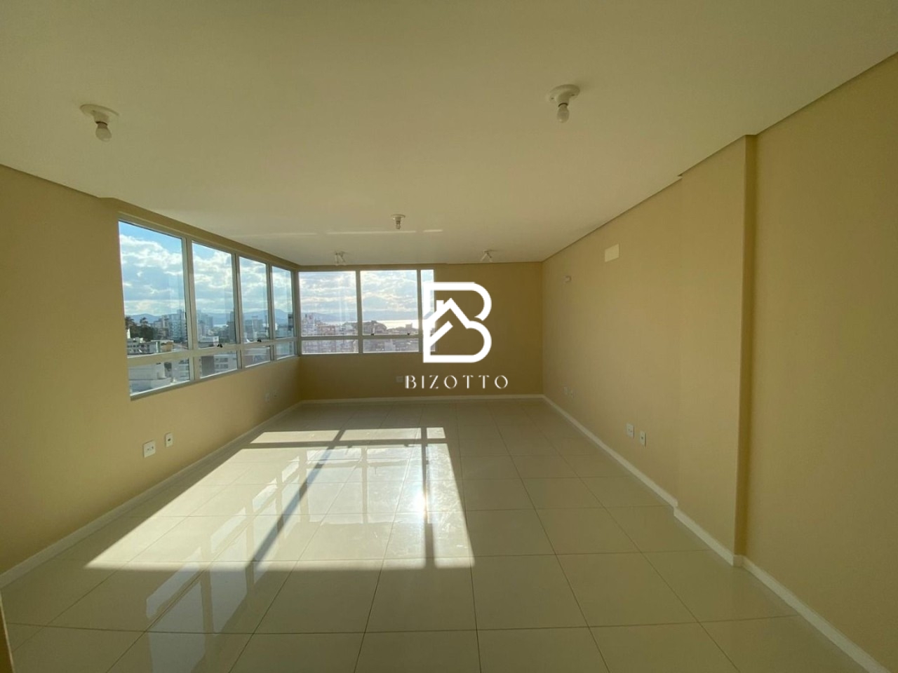 Sala em Agronômica, Florianópolis/SC de 35m² à venda por R$ 319.000,00