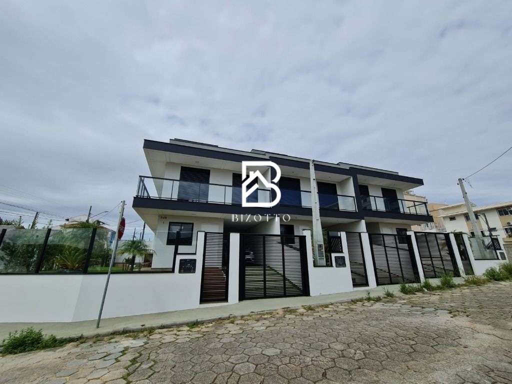 Sobrado em Ipiranga, São José/SC de 88m² 2 quartos à venda por R$ 449.000,00