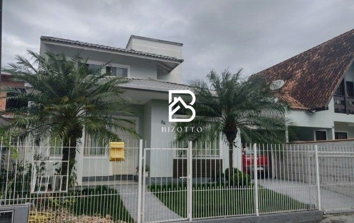 Casa em São Sebastião, Palhoça/SC de 100m² 3 quartos à venda por R$ 674.000,00