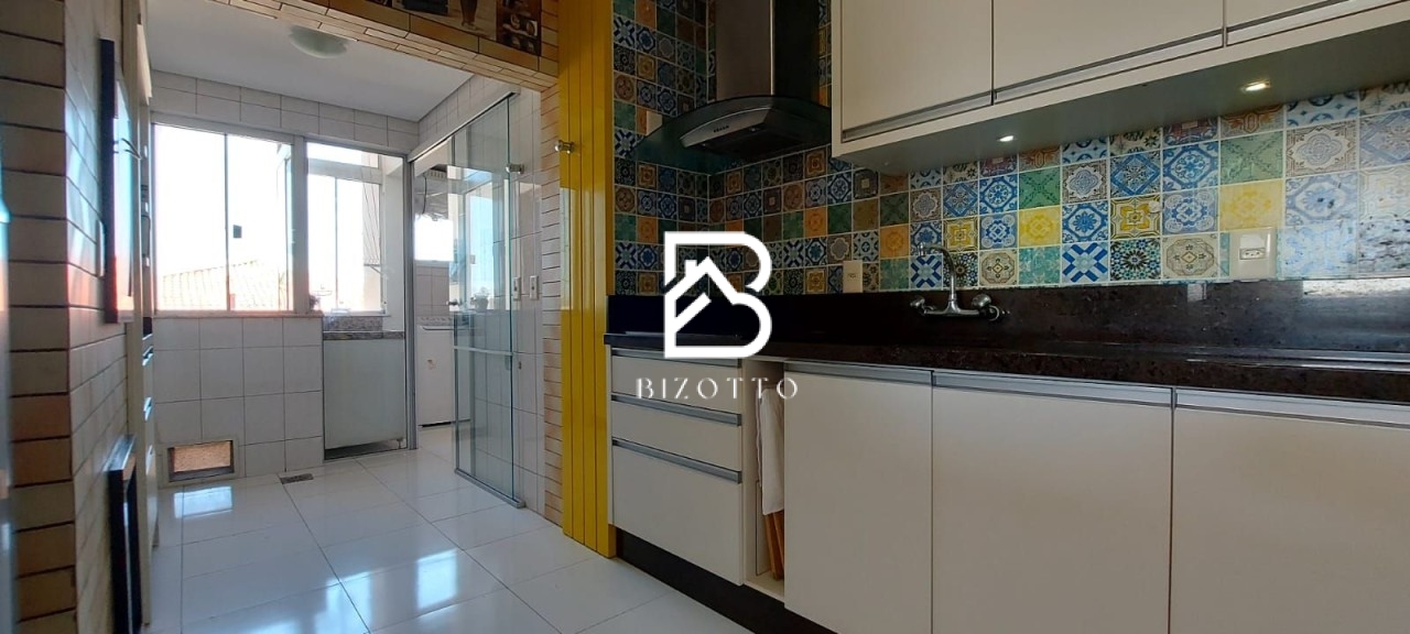 Apartamento em Capoeiras, Florianópolis/SC de 93m² 4 quartos à venda por R$ 698.000,00