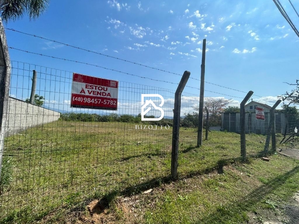Terreno em Ponta de Baixo, São José/SC de 645m² à venda por R$ 749.000,00